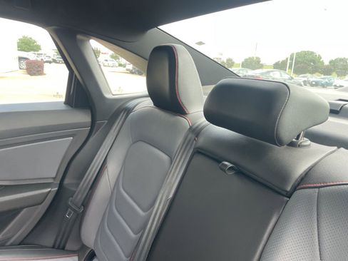Used 2025 Volkswagen Jetta GLI Autobahn FWD image 18