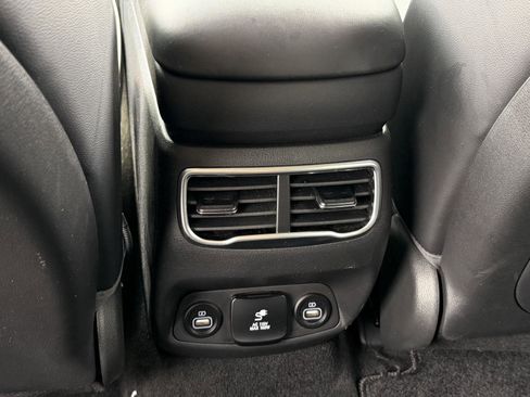 Used 2023 Hyundai Santa Fe Limited AWD/4WD image 8