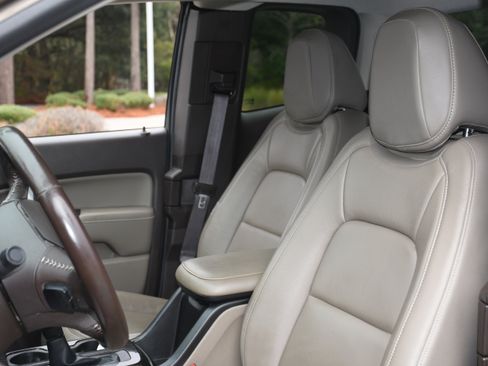 Used 2017 GMC Canyon SLE image 11