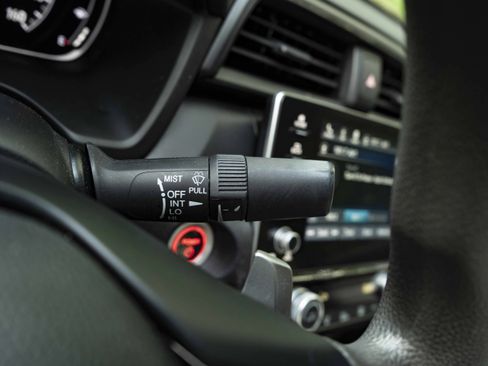 Used 2020 Honda Insight EX image 24