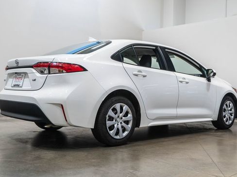 Used 2024 Toyota Corolla LE FWD image 9