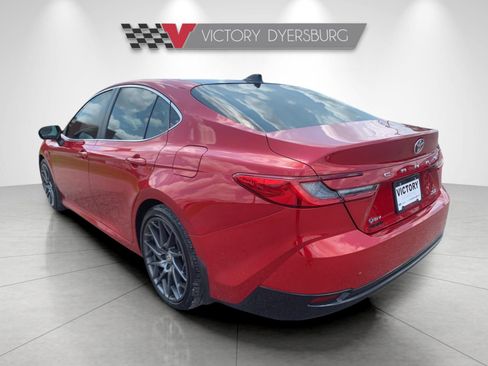 Used 2025 Toyota Camry XLE FWD image 6