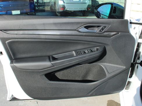 Used 2024 Volkswagen Golf R image 10