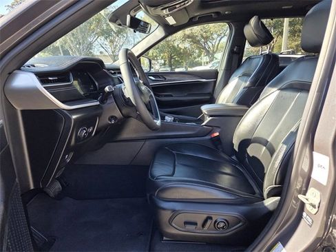 Used 2024 Jeep Grand Cherokee L Limited w/ Luxury Tech Group II image 12