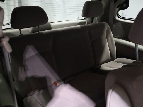 Used 2002 Dodge Caravan Sport image 19