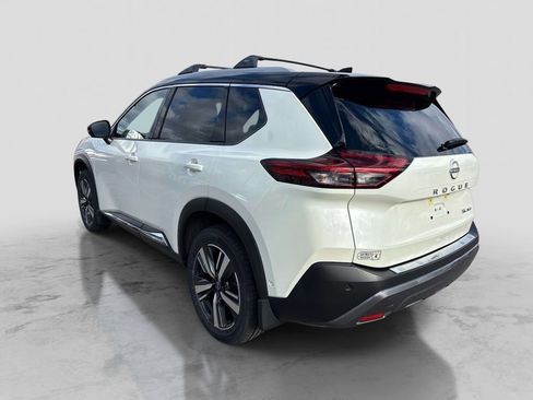 Certified 2023 Nissan Rogue SL w/ SL Premium Package AWD/4WD image 3