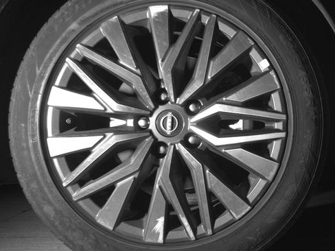 Used 2025 Nissan Altima 2.5 SV image 13