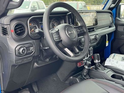 New 2026 Jeep Wrangler Unlimited Rubicon w/ Dual Top Group image 9