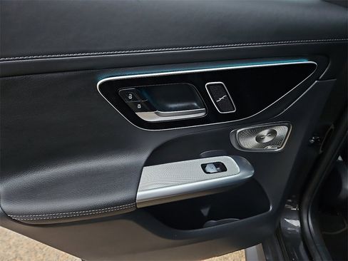 Used 2024 Mercedes-Benz GLC 300 4MATIC image 18