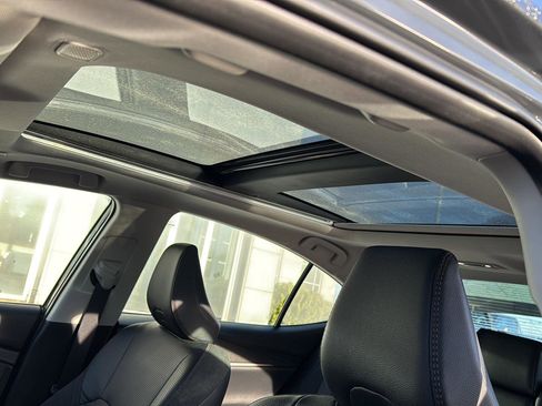 Used 2025 Toyota Camry XLE image 28