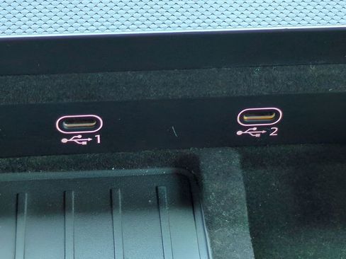 Used 2023 Audi Q8 Premium Plus image 30