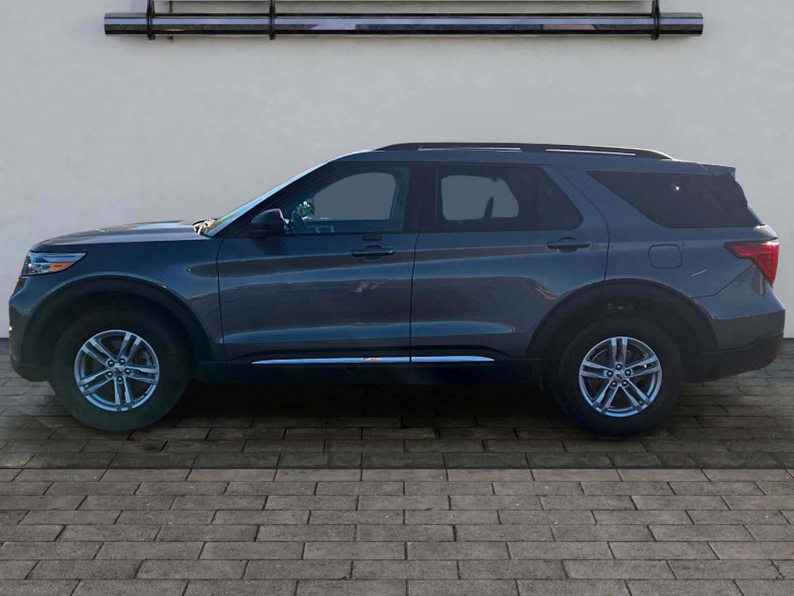 Certified 2022 Ford Explorer XLT AWD/4WD image 6