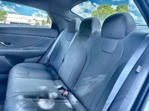 Used 2024 Hyundai Elantra SE FWD image 22