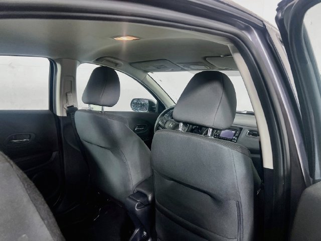 Used 2021 Honda HR-V LX image 9