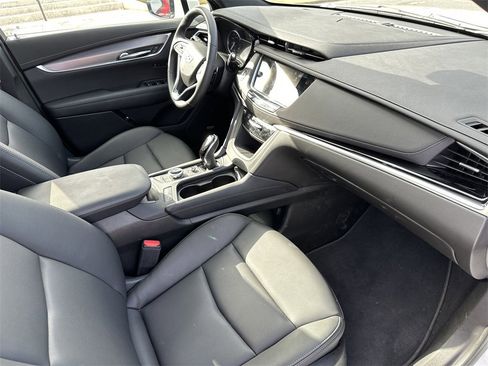 New 2025 Cadillac XT6 Luxury image 39