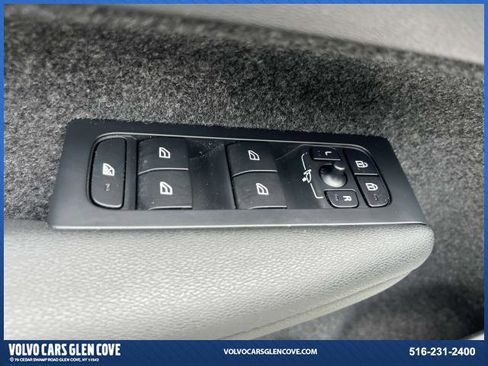 Certified 2024 Volvo XC40 B5 Plus w/ Protection Package Premier image 16