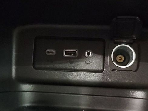 Used 2023 Chevrolet Equinox LT image 22