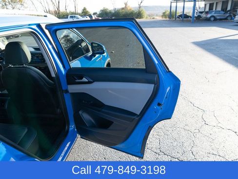 Used 2022 Volkswagen Taos SEL image 13