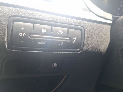 Used 2017 Genesis G80 3.8 RWD image 21