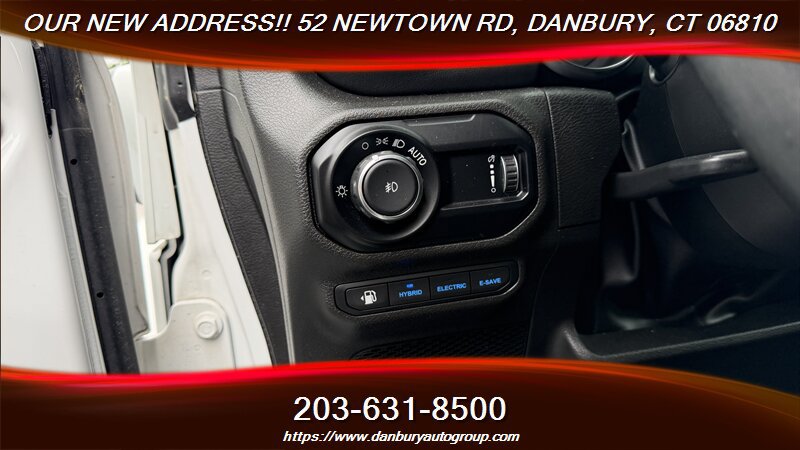 Used 2023 Jeep Wrangler Unlimited Sahara AWD/4WD image 18