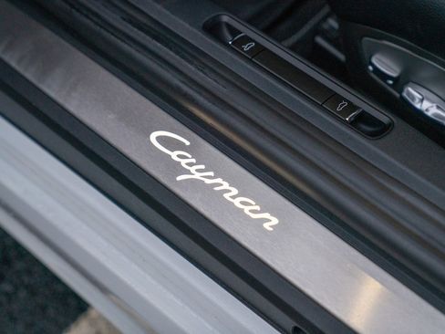 Used 2024 Porsche 718 Cayman image 11