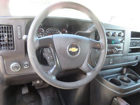 Used 2012 Chevrolet Express 3500 RWD image 20