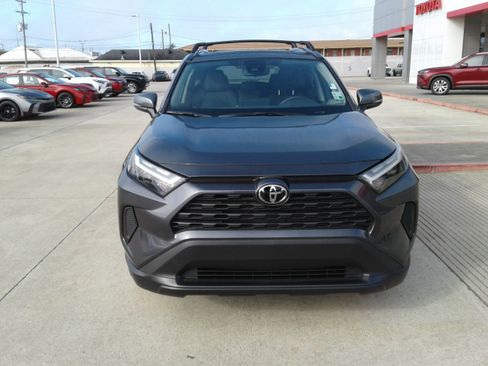 Used 2025 Toyota RAV4 XLE image 2