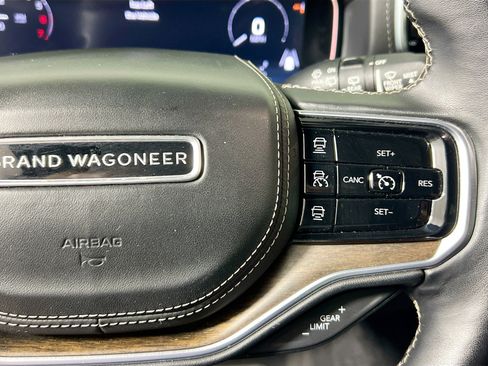 Used 2023 Jeep Grand Wagoneer L Series II AWD/4WD image 19