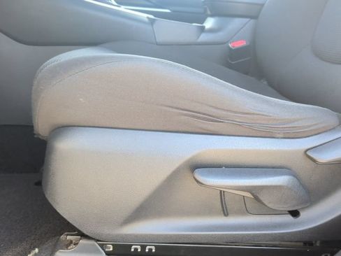 Used 2020 Toyota RAV4 LE FWD image 14