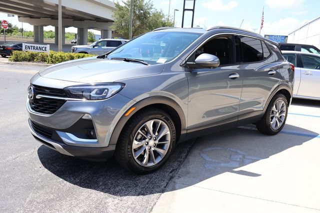 Used 2022 Buick Encore GX Essence w/ Advanced Technology Package FWD image 3