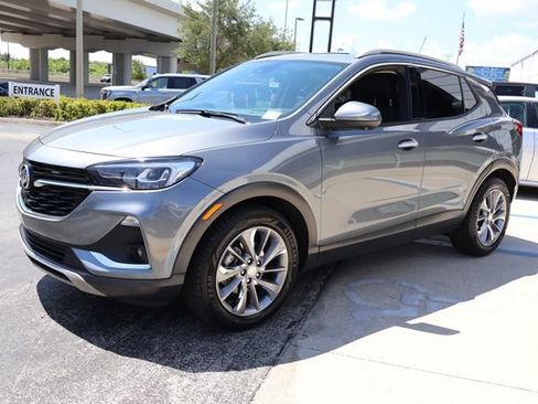 Used 2022 Buick Encore GX Essence w/ Advanced Technology Package FWD image 3