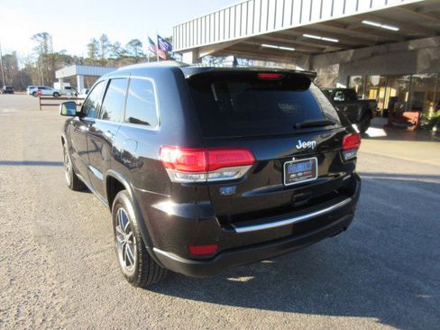 Used 2017 Jeep Grand Cherokee Limited w/ Luxury Group II image 3