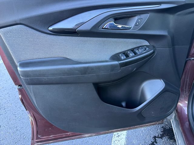 Used 2023 Chevrolet TrailBlazer LT w/ Convenience Package AWD/4WD image 17