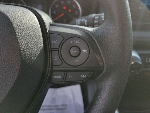 Used 2021 Toyota RAV4 XLE image 27