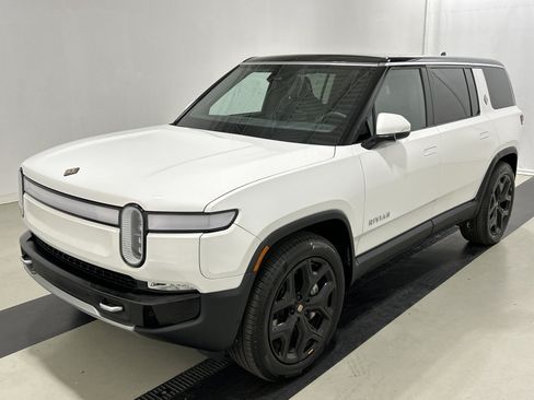 Used 2023 Rivian R1S Adventure AWD/4WD image 1