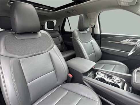 New 2025 Ford Explorer Active w/ Active Comfort Package image 50