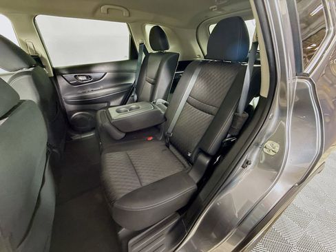 Used 2020 Nissan Rogue SV image 24