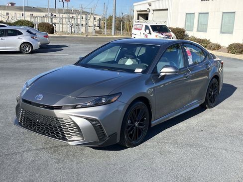 New 2026 Toyota Camry SE image 1