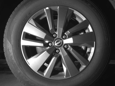 Used 2025 Nissan Pathfinder SV FWD image 13