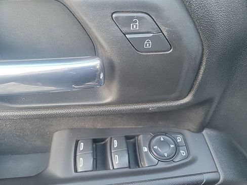 Used 2021 Chevrolet Silverado 2500 Custom w/ Custom Convenience Package image 19