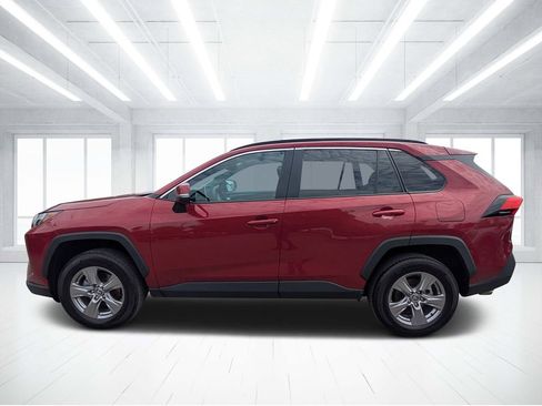 Used 2025 Toyota RAV4 XLE AWD/4WD image 6