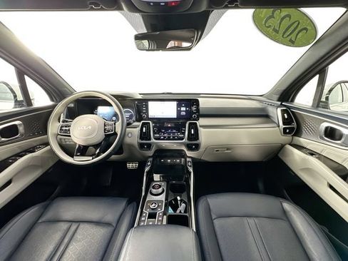 Used 2023 Kia Sorento SX Prestige AWD/4WD image 3