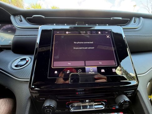 New 2025 Jeep Grand Cherokee Laredo image 19