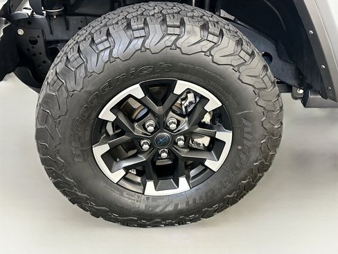 Used 2024 Jeep Wrangler Unlimited Rubicon 4xe w/ Technology Group AWD/4WD image 11