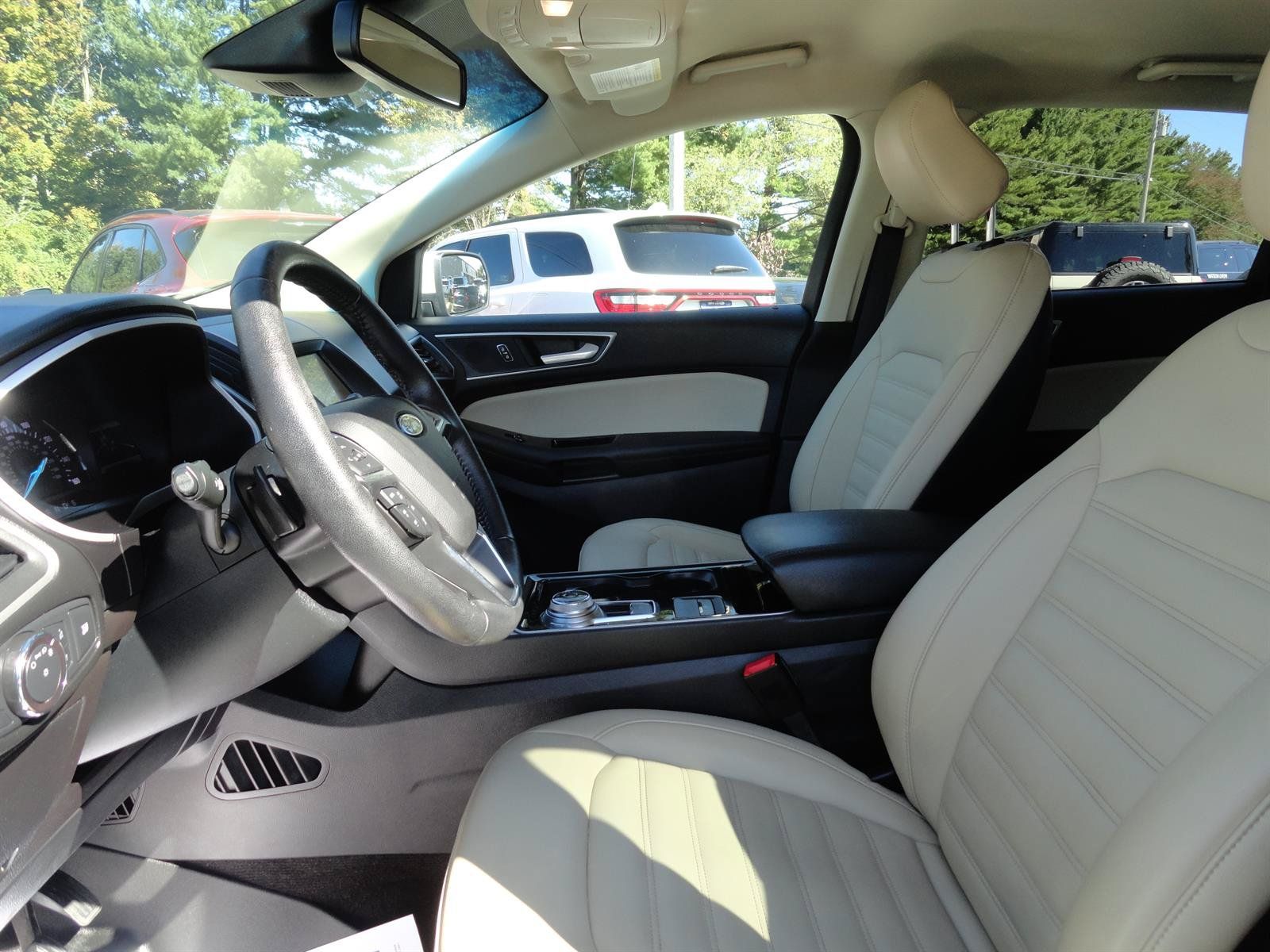 Used 2020 Ford Edge SEL AWD/4WD image 13