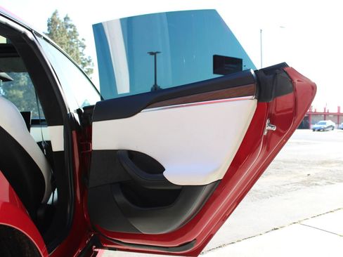 Used 2022 Tesla Model S Standard Range image 12