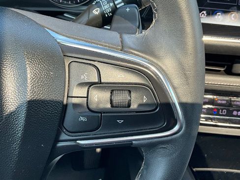 Used 2021 Buick Envision Essence w/ Sport Touring Package FWD image 17