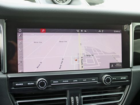 Used 2021 Porsche Macan AWD/4WD image 21