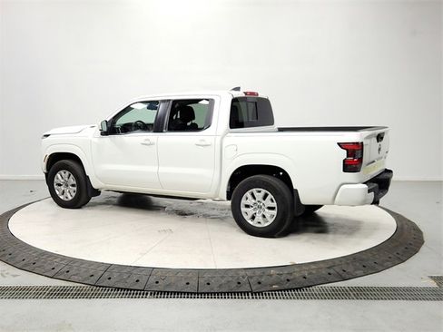 Used 2024 Nissan Frontier SV w/ SV Convenience Package image 5
