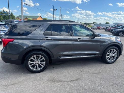 Used 2020 Ford Explorer XLT w/ Equipment Group 202A AWD/4WD image 6